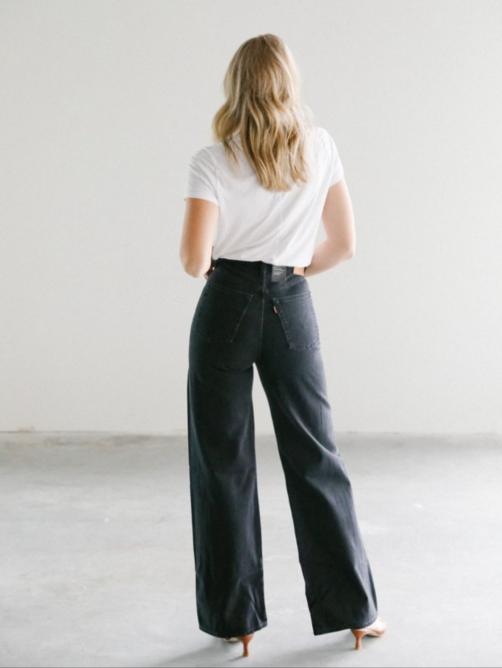 Levi's Ribcage Wide-Leg Jeans - Picture 4 of 6